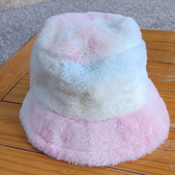 Accessories - 🆕️Pastel Multicolor Fuzzy Bucket Hat .15